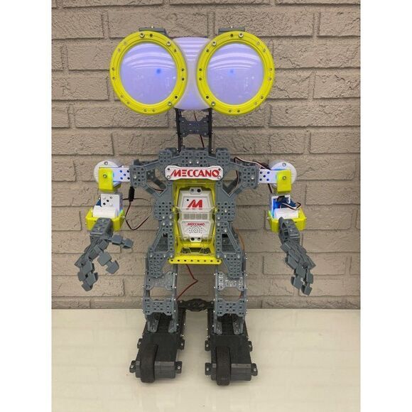 Meccano Tech Interactive Robot G15 Personal Robot Model  #15401 - Picture 5 of 11